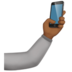 苹果系统里的自拍：中等深色肤色emoji表情