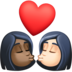 Facebook上的亲吻: 女人女人较深肤色较浅肤色emoji表情