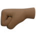 Facebook上的左拳：黑肤色emoji表情