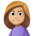 Facebook上的人皱眉：中等浅肤色emoji表情