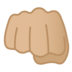 安卓系统里的迎面而来的拳头：中浅肤色emoji表情