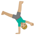 安卓系统里的侧手翻的男人：中浅肤色emoji表情
