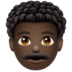 WhatsApp里的男士：深色肤色，卷发emoji表情
