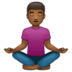 WhatsApp里的打坐的男人：中黑肤色emoji表情